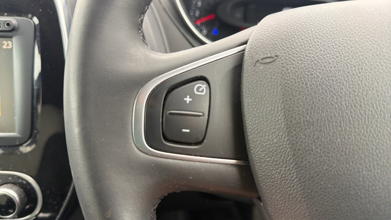 Renault Captur 0.9 TCE 90 Iconic 5dr Petrol Hatchback